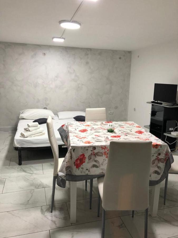 Casetta Bianca Apartment Napoli Bagian luar foto